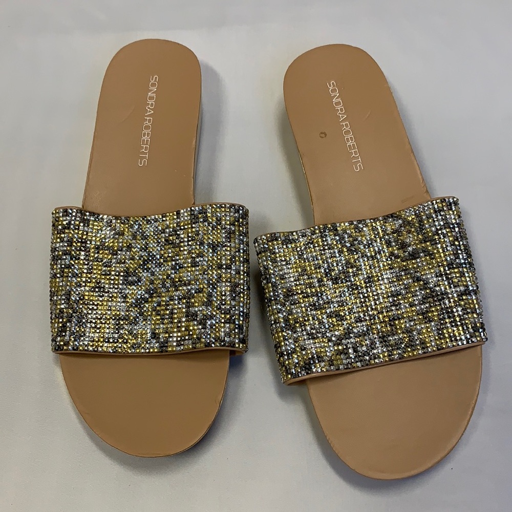 BNWOB SONDRA ROBERTS “Penny” slip-ons.